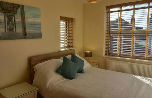 Spacious 2 double bed apartment - Free Parking - Central Beeston location - Foto 3