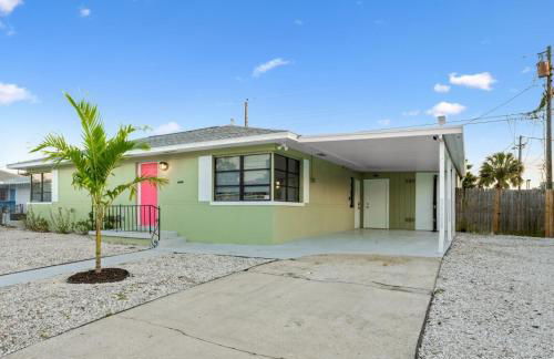 Family Friendly Home Near Beach and Downtown - Photo 3