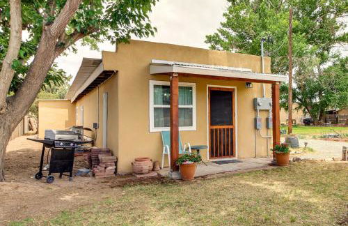 4 Mi to Rio Grande Bosque Farms Home with Patio! - Foto 1