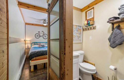 Unique Dover Accommodation with a Hot Tub Perfect for Glamping in Ohio - Foto 11