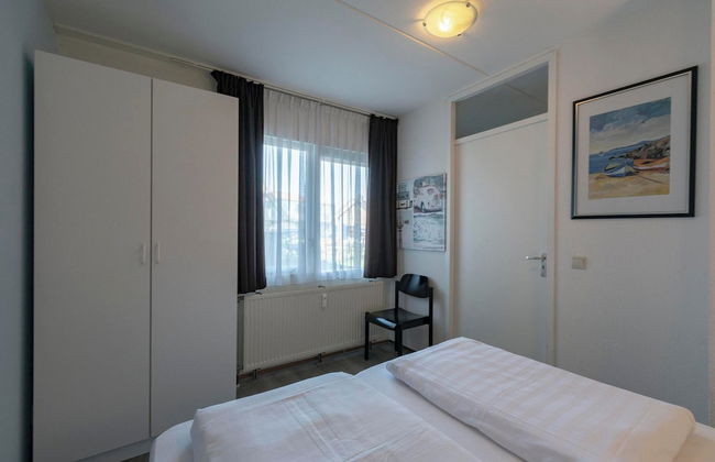 Lovely Apartment With Patio - Photo 6