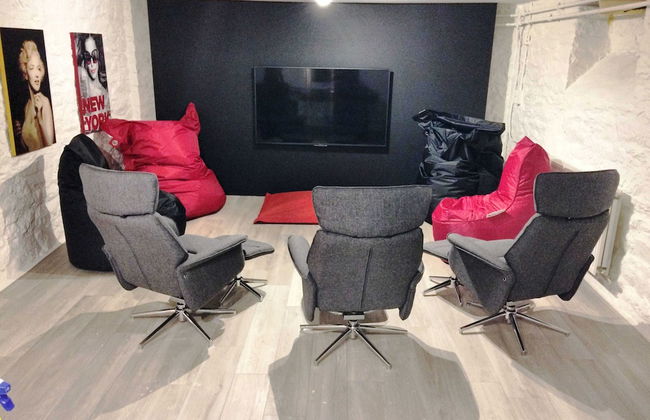 Luxurious Holiday Home in Courtil with Hot Tub - Photo 31