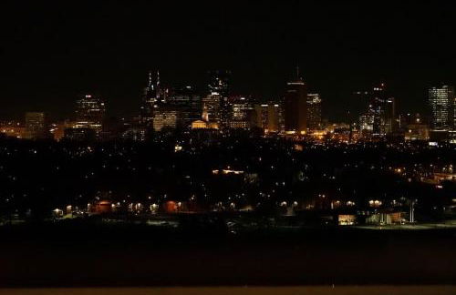 Stylish Nashville Home - Rooftop Deck - Hot Tub - Photo 29