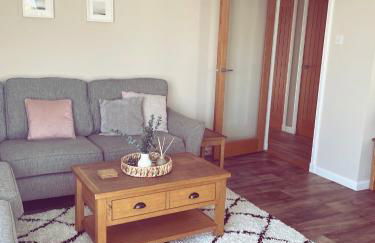 Malva - Modern 2 Bedroom Bungalow in Wick Sleeps 4 with private parking - NC500 Route - Photo 18