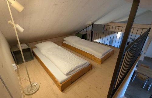 Altkreut Festenhof, Linde und Kastanie, 2 große FeWos für Gruppen bis 19 Personen ruhig und naturnah, 60 Min von München - Foto 48