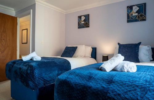 Homely Two Bedroom Apartment in Milton Keynes - Free Parking, WiFi, & Netflix - Photo 9