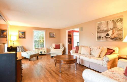 Beautiful Spacious Family Retreat w Pool - Foto 11