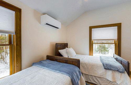 Less Than 1 Mi to Lake George! Family Retreat with Deck - Foto 27