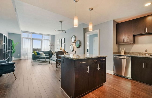 Luxury Apartment in heart of Reston 1 bedroom - Photo 9