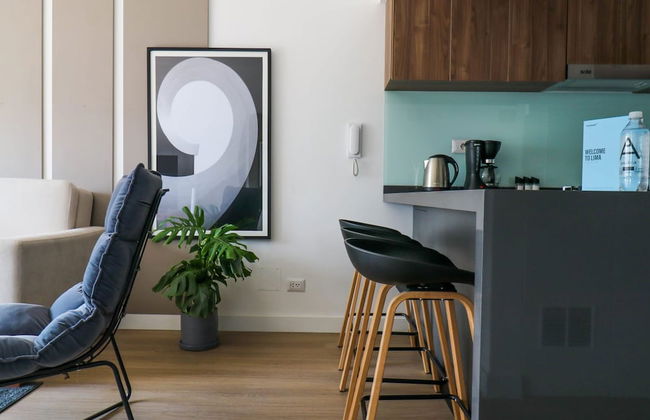 w Fascinating 1BR With Balcony in San Isidro - Foto 3