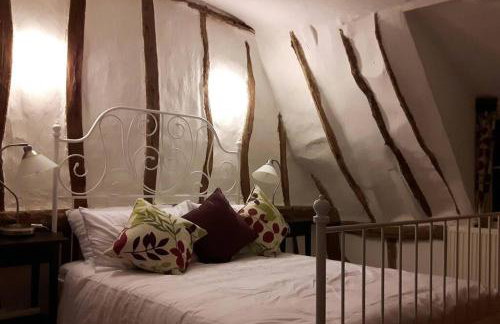 Entire Thatched Cottage - Photo 25