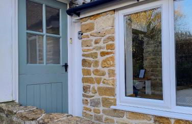 The Old Post Office Spacious 3-Bed Cottage in North Perrott - Photo 38