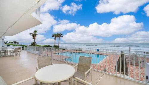 Serene 2BR Oceanfront Condo with Balcony, Florida - Foto 1