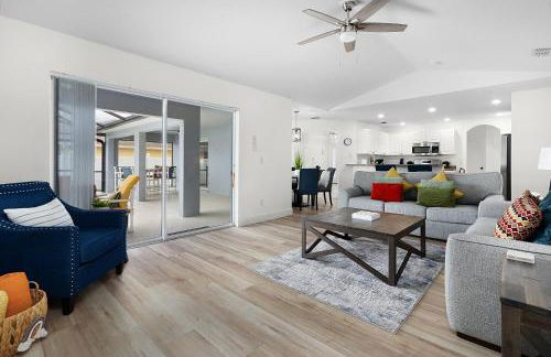 #370-Stunning 4 bed villa with south facing pool and spa with no rear neighbors - Foto 5