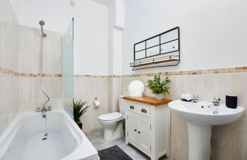 Delven House- Serviced Apartments - Photo 21