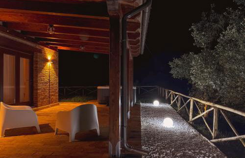 Private Pool & Jacuzzi with View by Host Hero - Foto 29