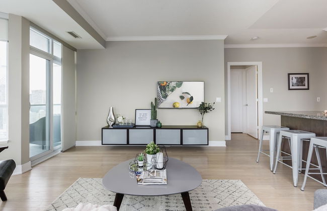 QuickStay - Modern 2-Bedroom Condo, Panoramic City Views - Foto 2