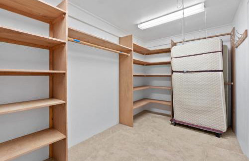 Bright and Spacious Stay - Foto 13