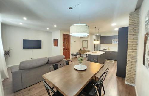 New! Designer apartment in center with fast Wi-fi - Photo 6