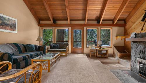 Cedar Grove Chalet - Photo 3