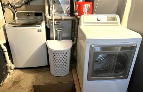 The Banksy-Free Parking -4 bedroom w King bed- Firepit Rooftop near United Center - Foto 49