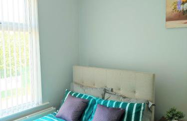 Newly Refurbished 2- Bed Stylish Home - Foto 34