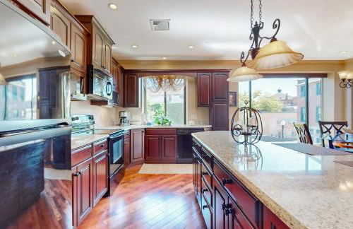 Gloucester Harbor Hideaway - Photo 13