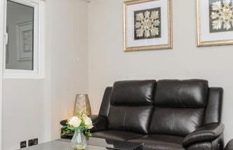 Luxury 5 Star apartments, Parking, Garden, near Metro Stations 10-15mins to London - Foto 41