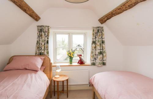 High Cogges Farm Holiday Cottages - Photo 38
