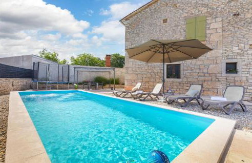 Two-Bedroom Holiday Home In Svetvincenat - Foto 2