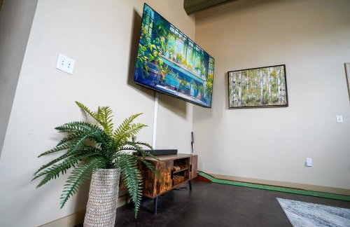 Industrial Escape 2bd 2bath - Photo 39