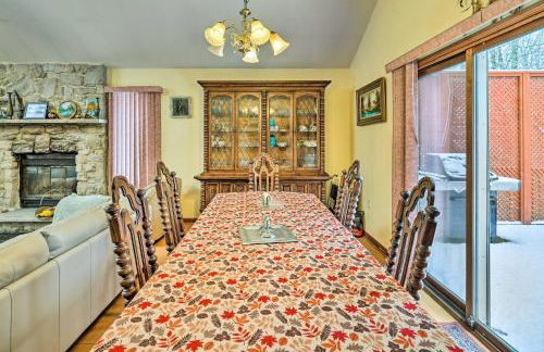 Hot Tub and Deck Pet-Friendly Poconos Getaway! - Foto 7