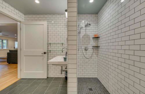 Riverfront Hideaway in Keene Walk to Town! - Foto 31