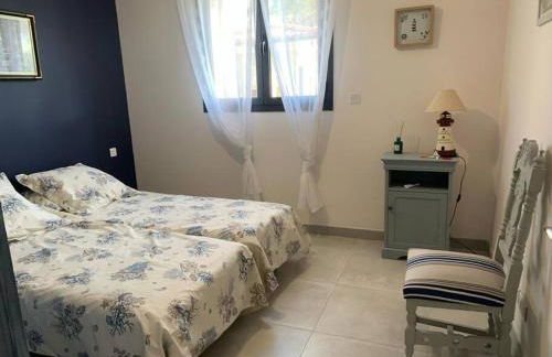 Rez de maison neuve Piscine WiFi Poolhouse en Pierre - Foto 11