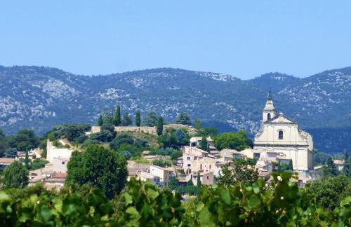 Chalet by Mont Ventoux With Stunning Views - Photo 36