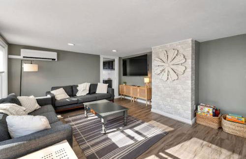 The Salty Oyster - Amazing Deck and Short Walk to beach - Foto 1