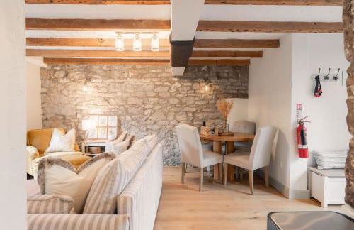 Mycock Cottage - Photo 3