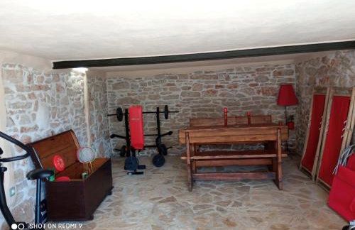 Mala kuća sa velikim grijanim bazenom ANTONIO - Foto 36