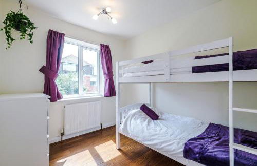 3 BR Property in Prestwich 15 mins from Manchester City Centre Garden Free parking Superfast WIFI Netflix - Foto 10