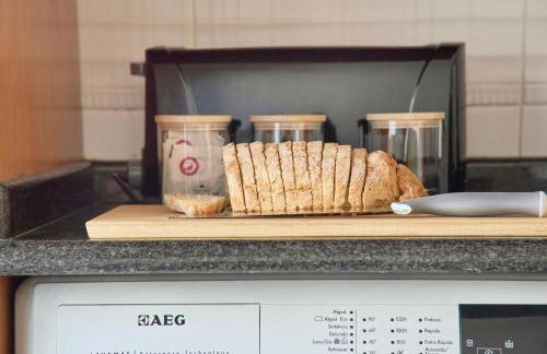 Spacious Apt Near Beach & Train, By TimeCooler - Foto 25