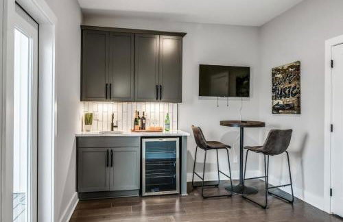 Stylish Nashville Home - Rooftop Deck - Hot Tub - Photo 10