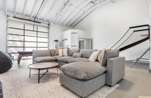 Beautiful Lakescape-4 BR Home with Heated Pool & Rec Space-Family Friendly - Foto 45