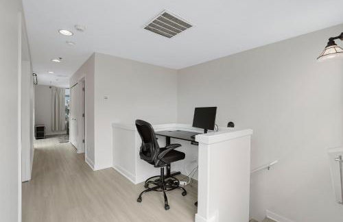 Hillsboro's Best at Your Doorstep with pool & gym - Foto 16