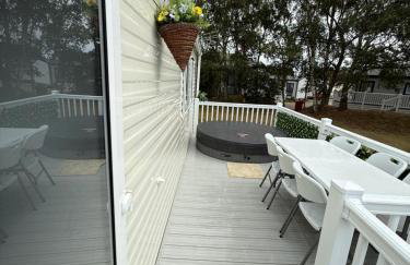 LuxeHaven at Tattershall Lakes Park with Hot Tub - Foto 52