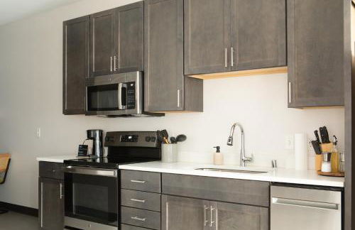 Deer District Studio Apt - One Block from Fiserv and Baird - Foto 7