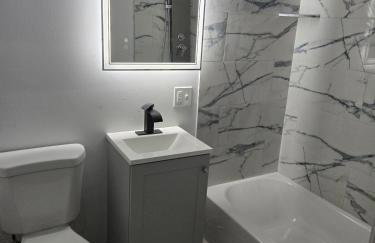 Upscale Peaceful Stay in Gary - Foto 5