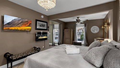 5BR Family Victorian Walk2Falls KingSuite Gameroom - Foto 3