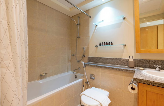 Lux BnB I Turia Tower I Lake & Garden View - Foto 23
