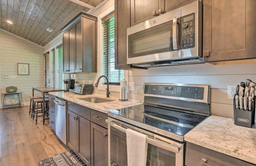 Hike, Ski and More! Pet-Friendly Home in Glenville - Foto 9