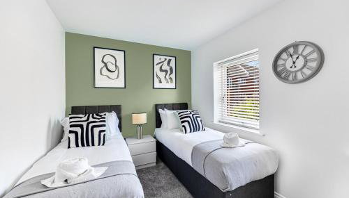 Stylish House with Driveway Parking, Self-Check-In, Fast WiFi and Smart TV by Yoko Property - Foto 2